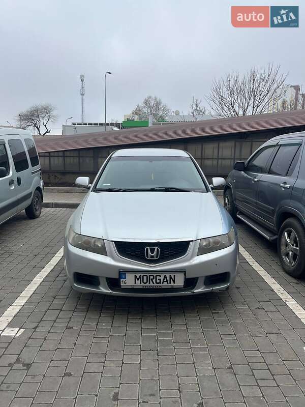 Honda Accord (2004)