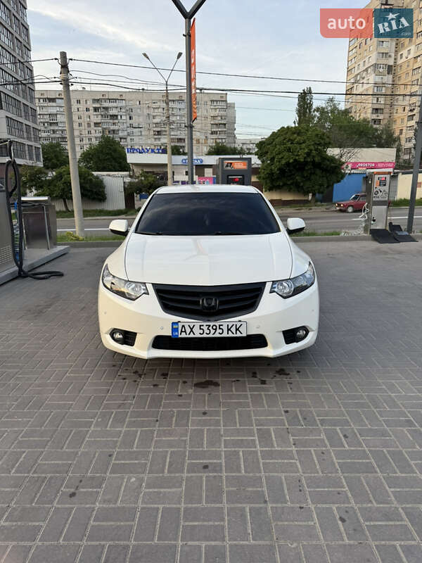Honda Accord (2011)