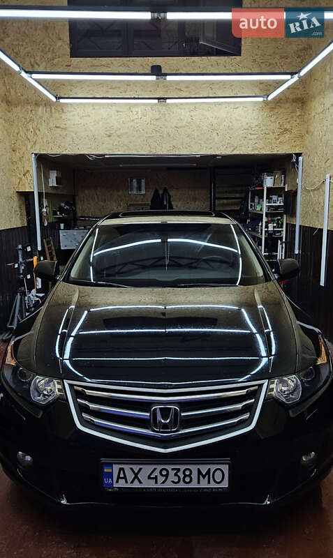 Honda Accord (2011)