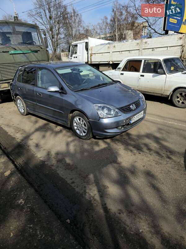 Honda Civic (2004)