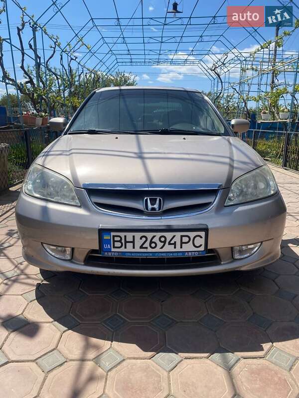 Honda Civic (2004)