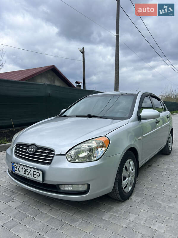 Hyundai Accent (2008)