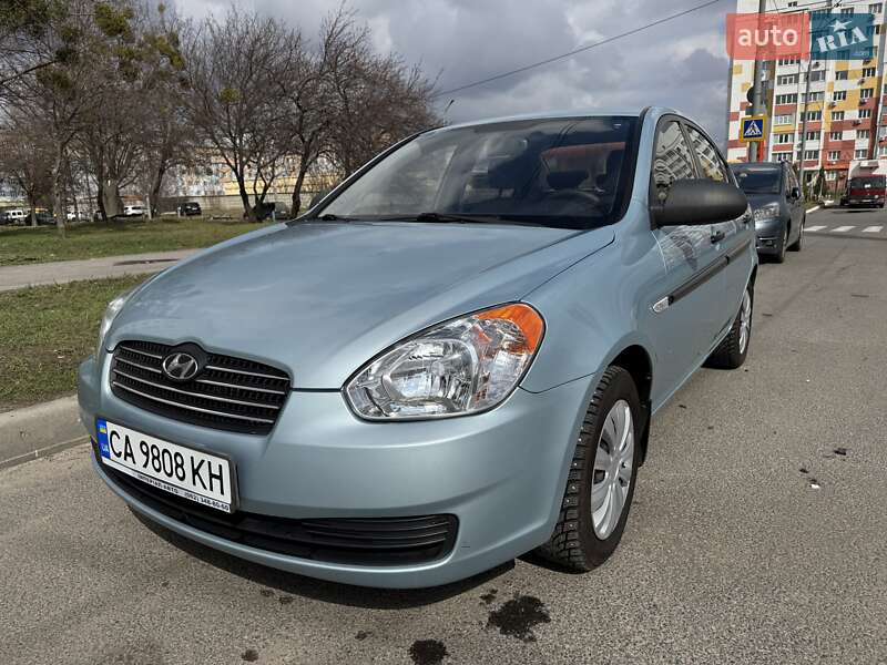 Hyundai Accent (2009)