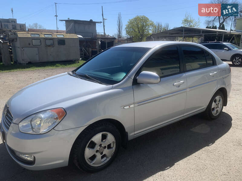 Hyundai Accent (2008)