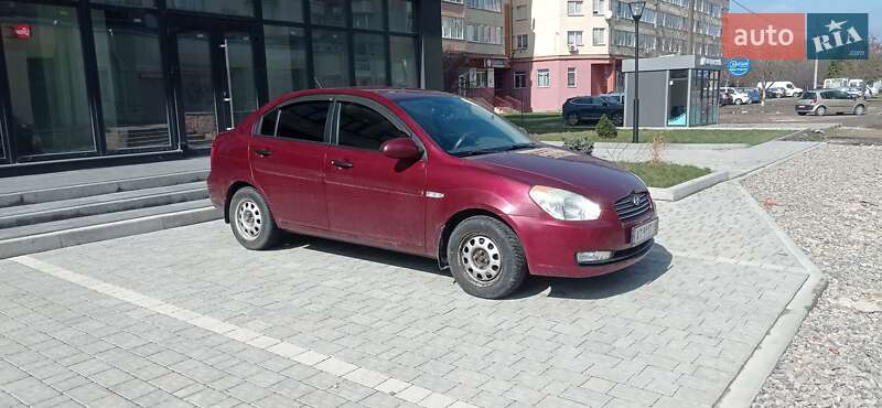 Hyundai Accent (2008)