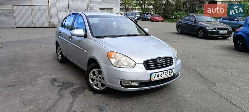 Hyundai Accent (2007)