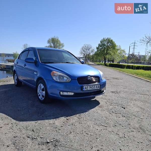 Hyundai Accent (2008)