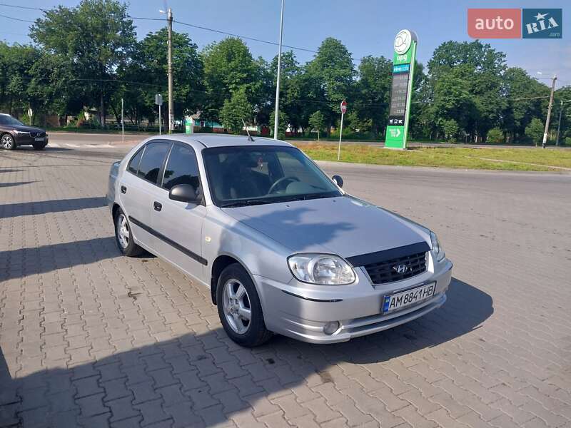 Hyundai Accent (2005)
