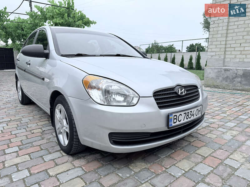 Hyundai Accent (2009)