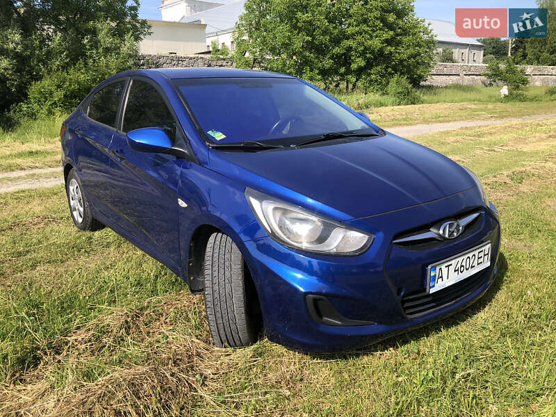 Hyundai Accent (2012)
