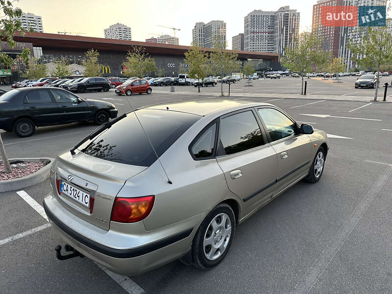 Hyundai Elantra (2002)
