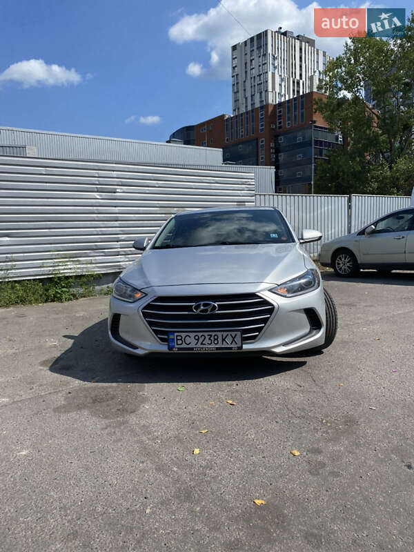 Hyundai Elantra (2016)