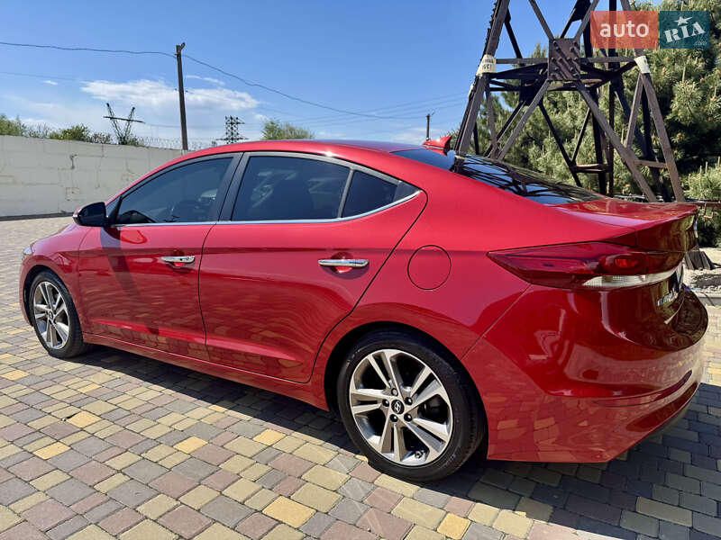 Hyundai Elantra (2016)