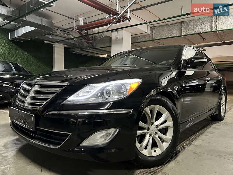 Hyundai Genesis (2013)