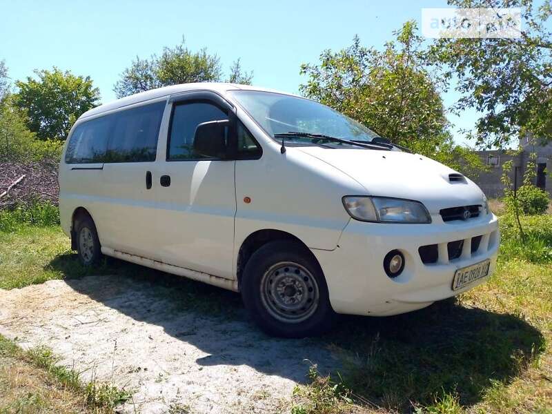 Hyundai H-1 (2000)