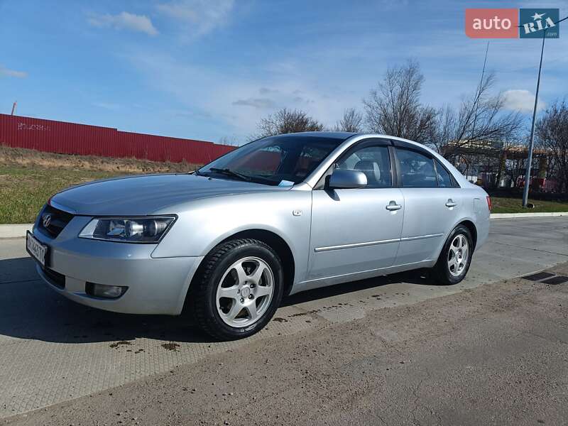 Hyundai Sonata (2004)
