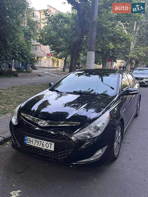 Hyundai Sonata (2013)