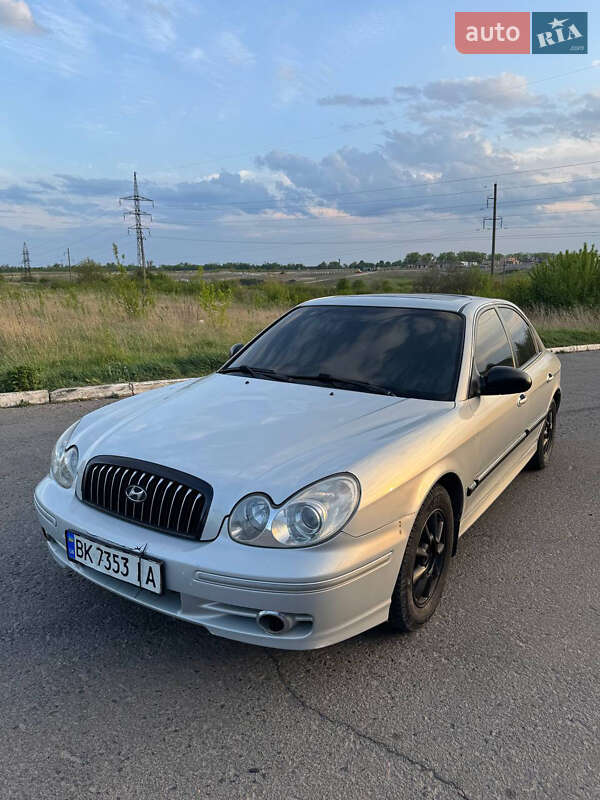 Hyundai Sonata (2002)