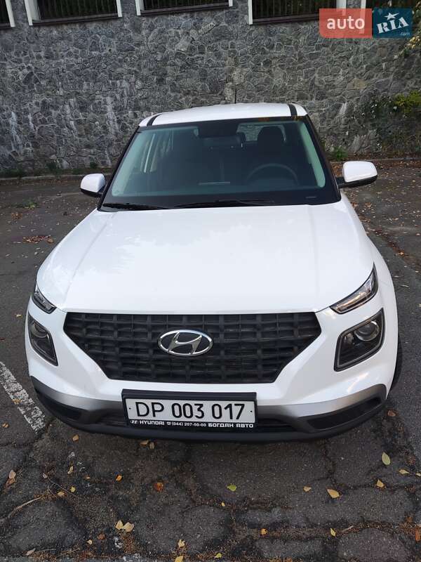 Hyundai Venue (2023)