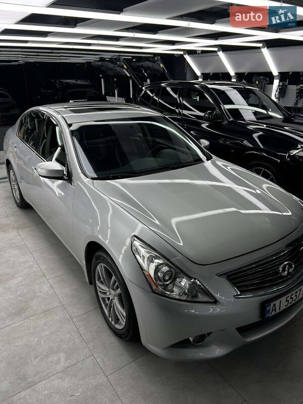 Infiniti G25 (2010)