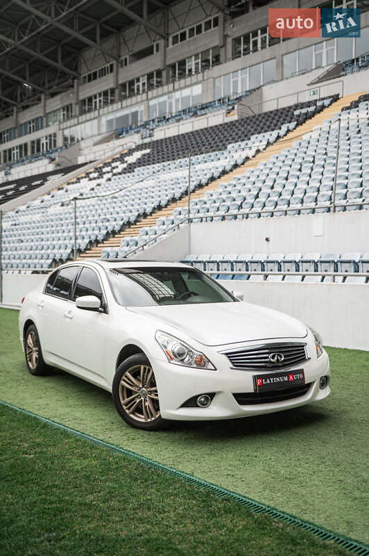 Infiniti G25 (2011)