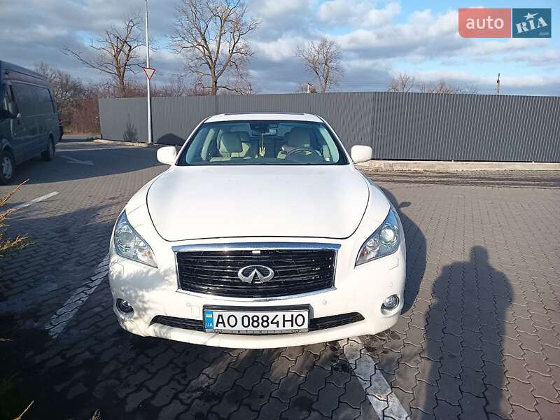Infiniti M37 (2013)