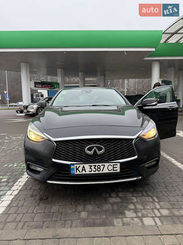 Infiniti Q30 (2016)