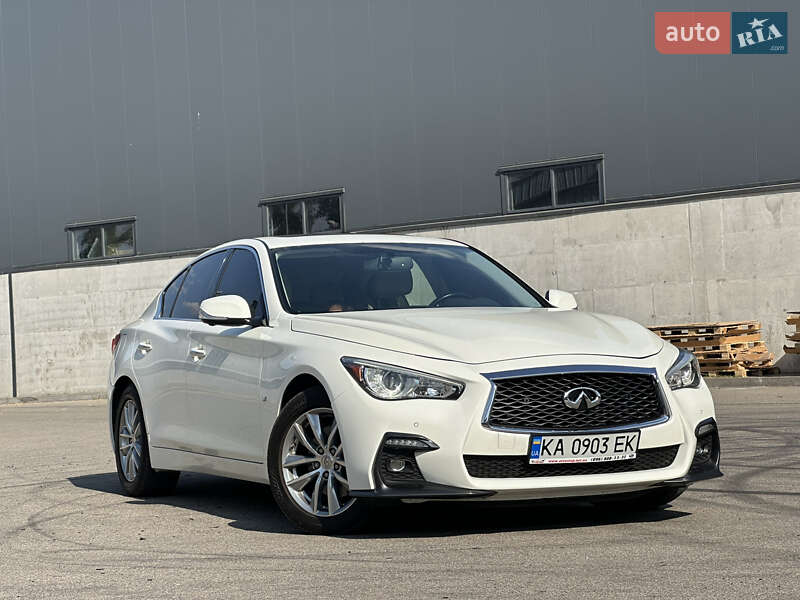 Infiniti Q50 (2013)