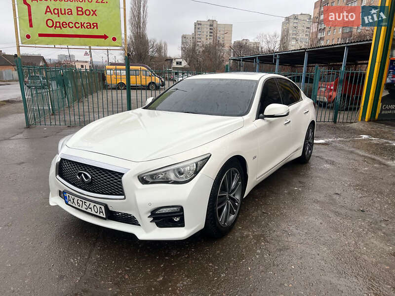 Infiniti Q50 (2015)