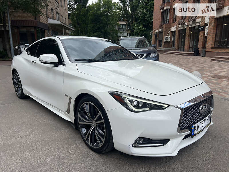 Infiniti Q60 (2017)