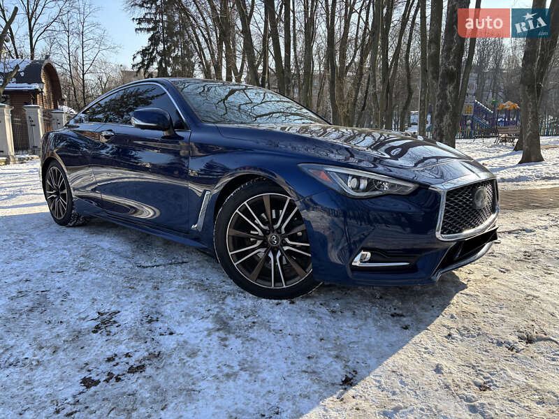 Infiniti Q60 (2016)