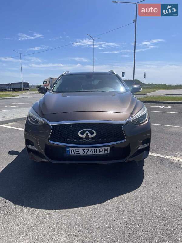 Infiniti Qx30 (2016)
