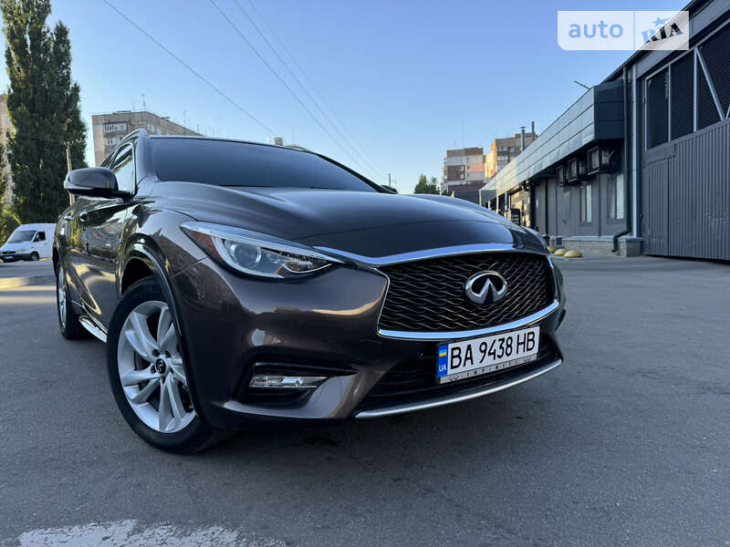 Infiniti Qx30 (2017)