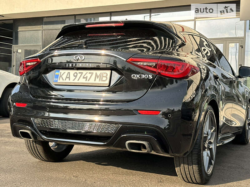 Infiniti Qx30 (2016)