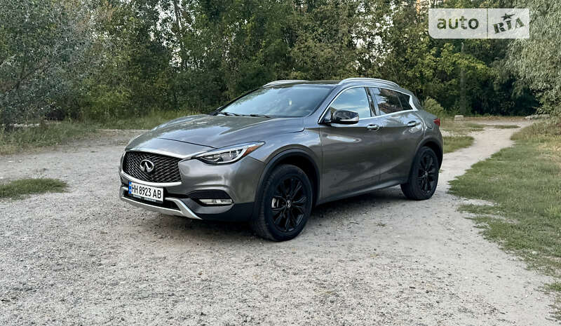 Infiniti Qx30 (2016)