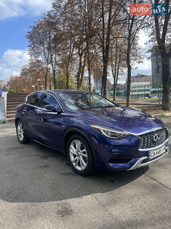 Infiniti Qx30 (2017)