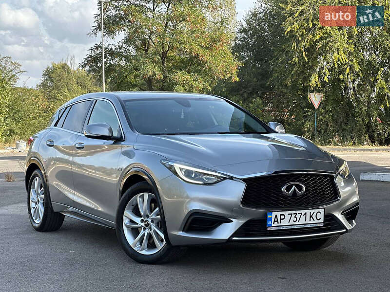 Infiniti Qx30 (2016)