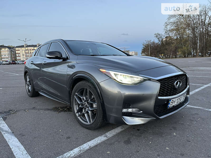 Infiniti Qx30 (2016)