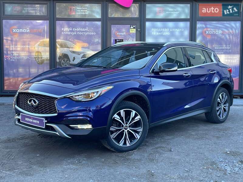 Infiniti Qx30 (2016)