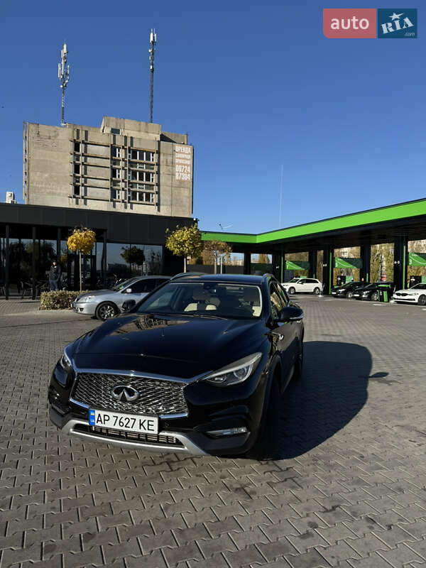 Infiniti Qx30 (2016)