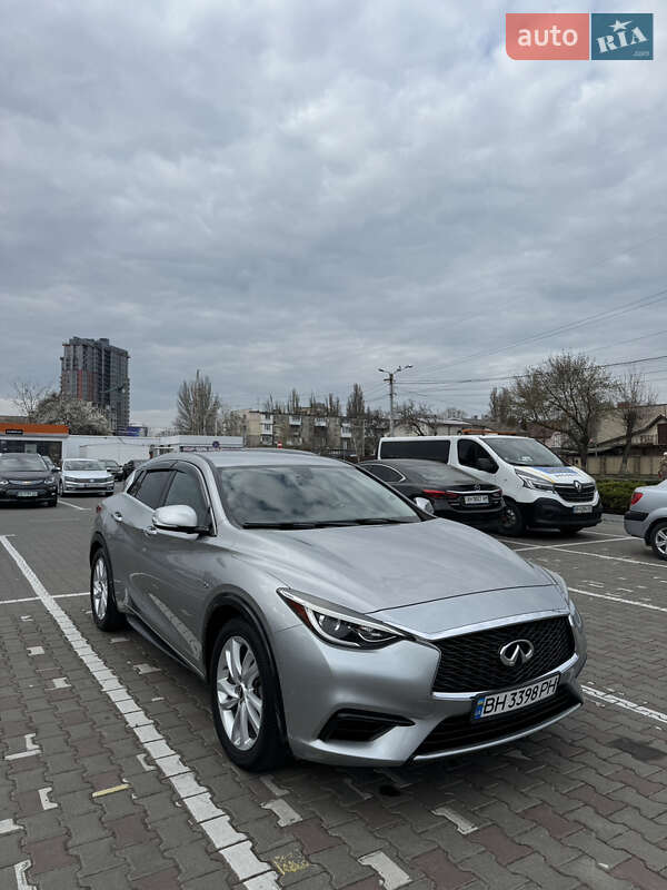 Infiniti Qx30 (2017)