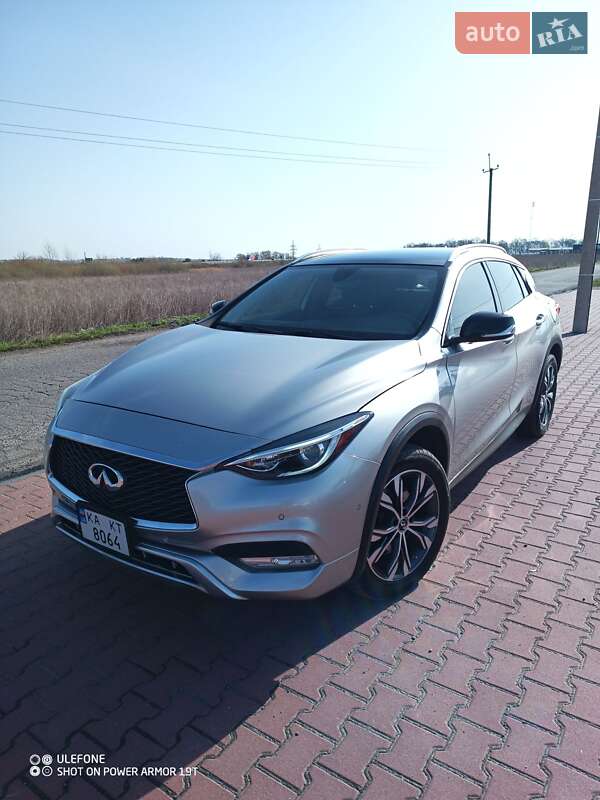 Infiniti Qx30 (2016)