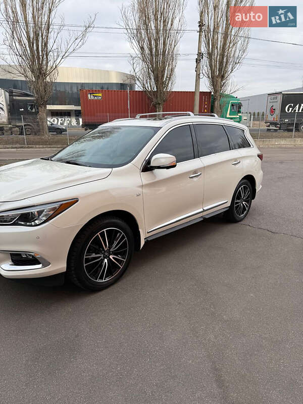 Infiniti Qx60 (2019)