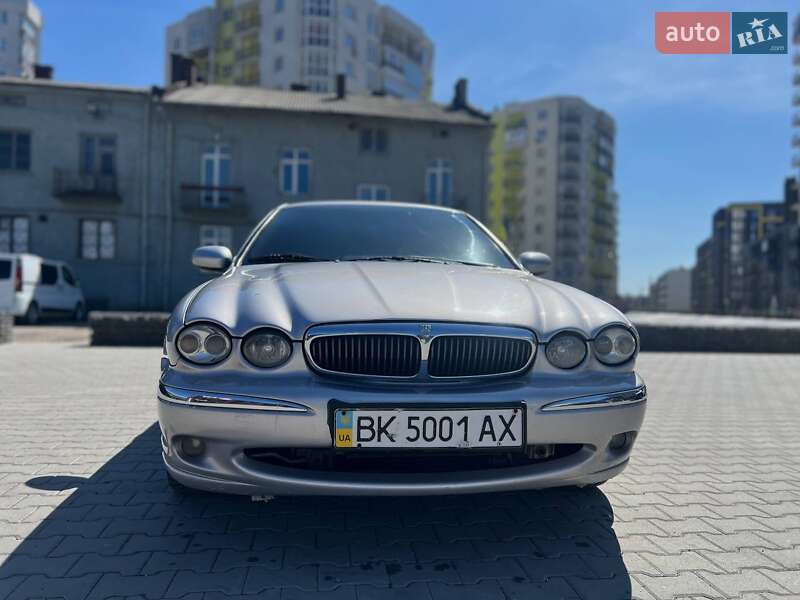 Jaguar X-type (2001)