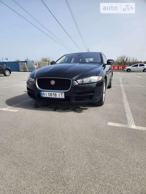 Jaguar Xe (2016)