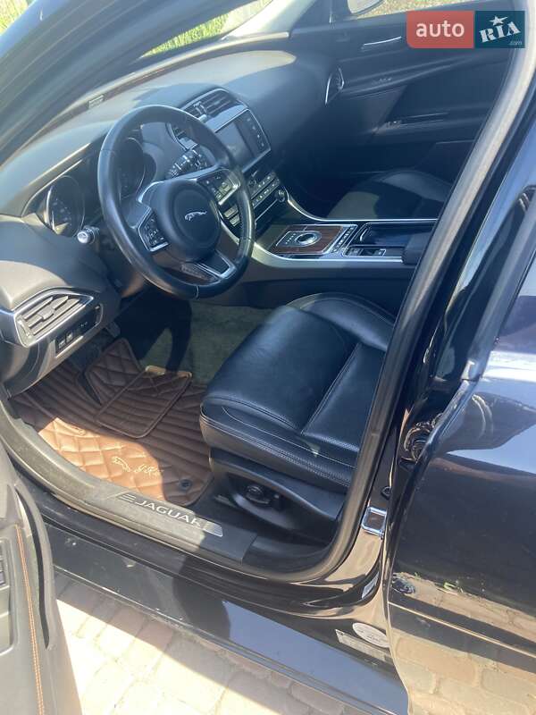 Jaguar Xe (2018)