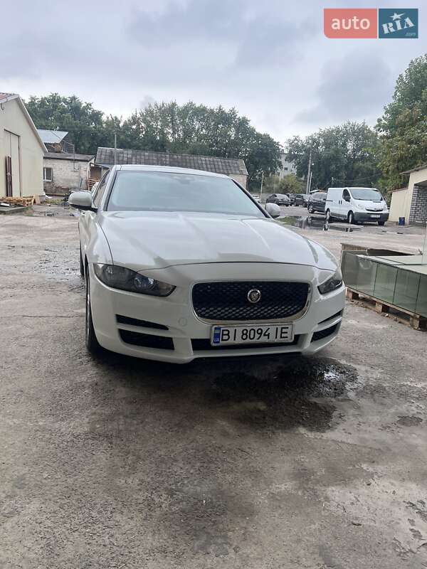 Jaguar Xe (2018)