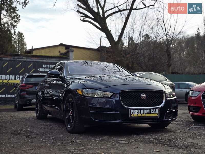 Jaguar Xe (2016)
