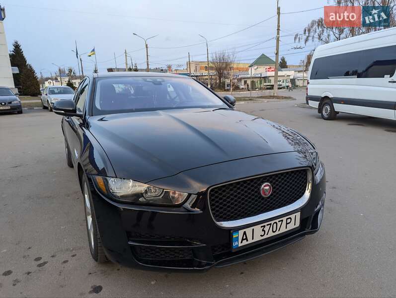 Jaguar Xe (2016)
