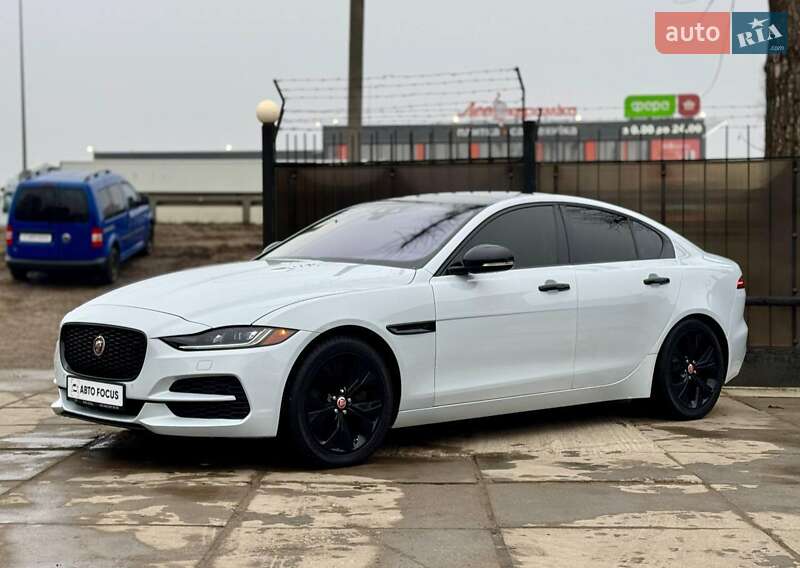 Jaguar Xe (2019)
